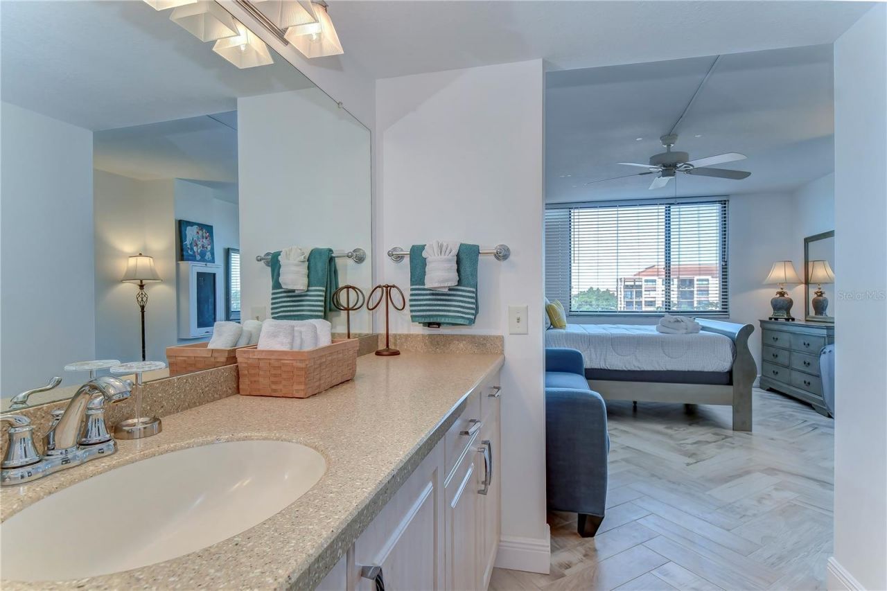 6322 Palma Del Mar Boulevard S, Unit 505, Saint Petersburg, FL 33715 Photo