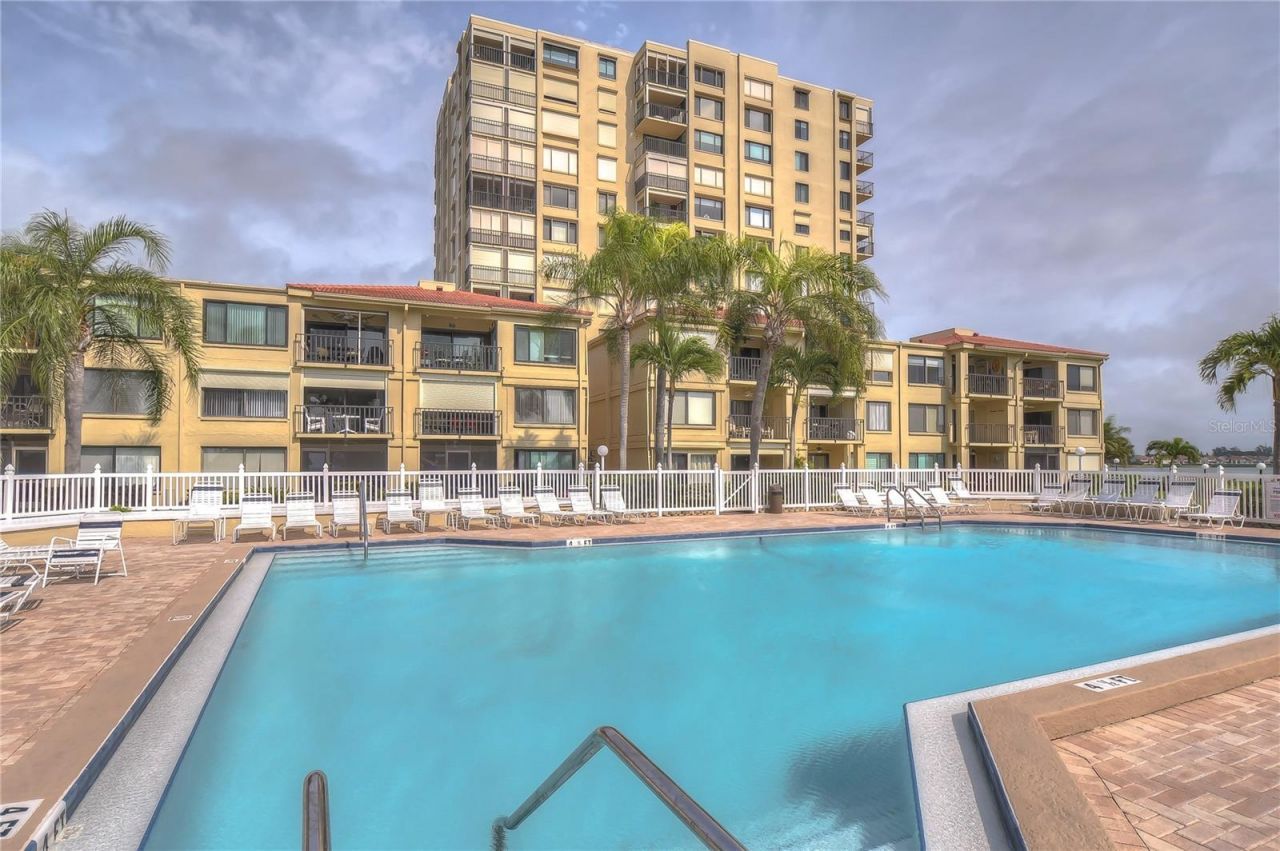 6322 Palma Del Mar Boulevard S, Unit 505, Saint Petersburg, FL 33715 Photo