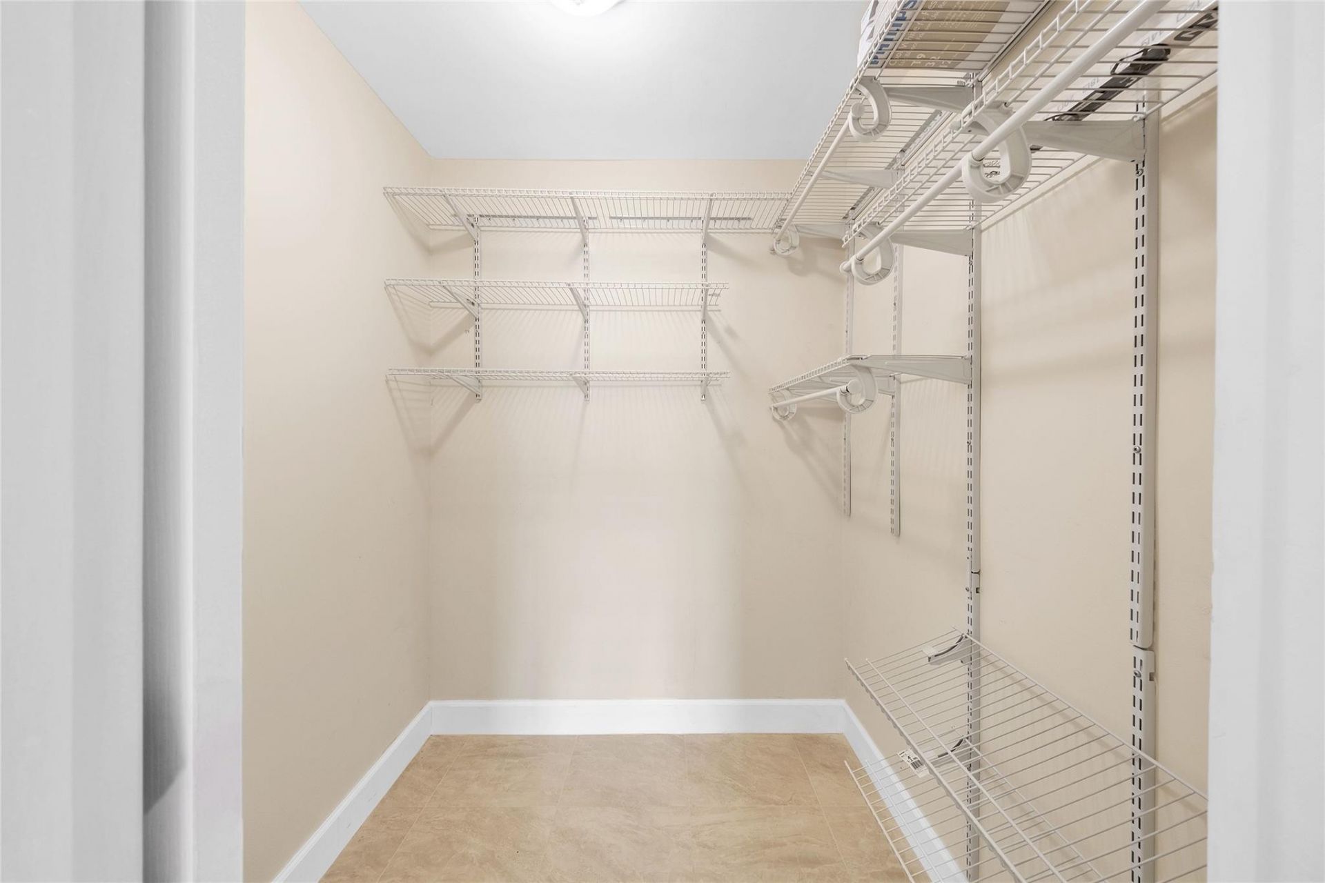 1849 S Ocean Drive, Unit 711, Hallandale Beach, FL 33009 Photo