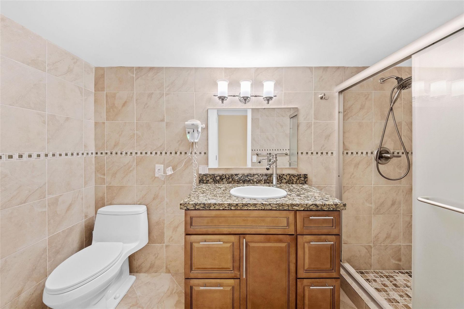 1849 S Ocean Drive, Unit 711, Hallandale Beach, FL 33009 Photo