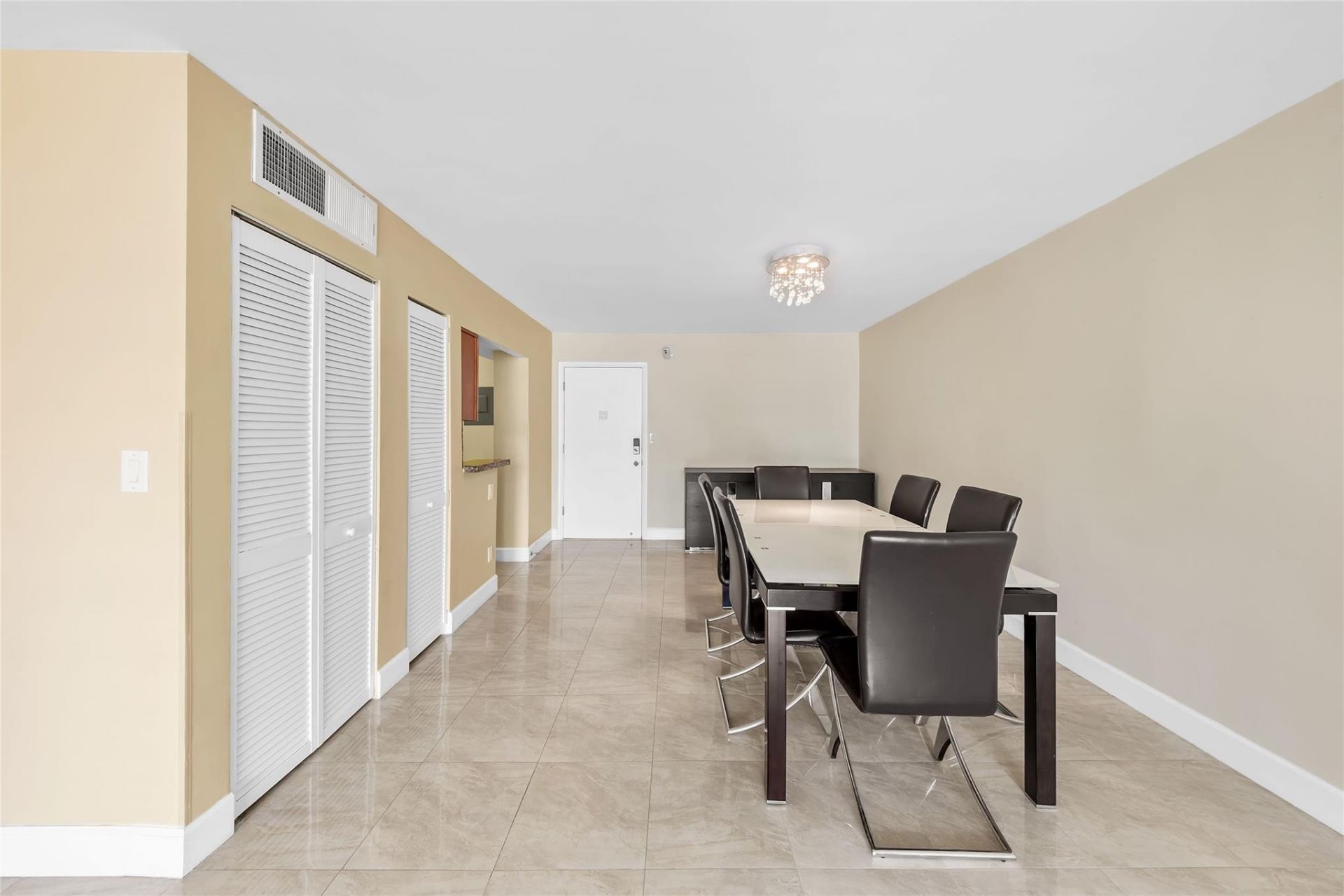 1849 S Ocean Drive, Unit 711, Hallandale Beach, FL 33009 Photo