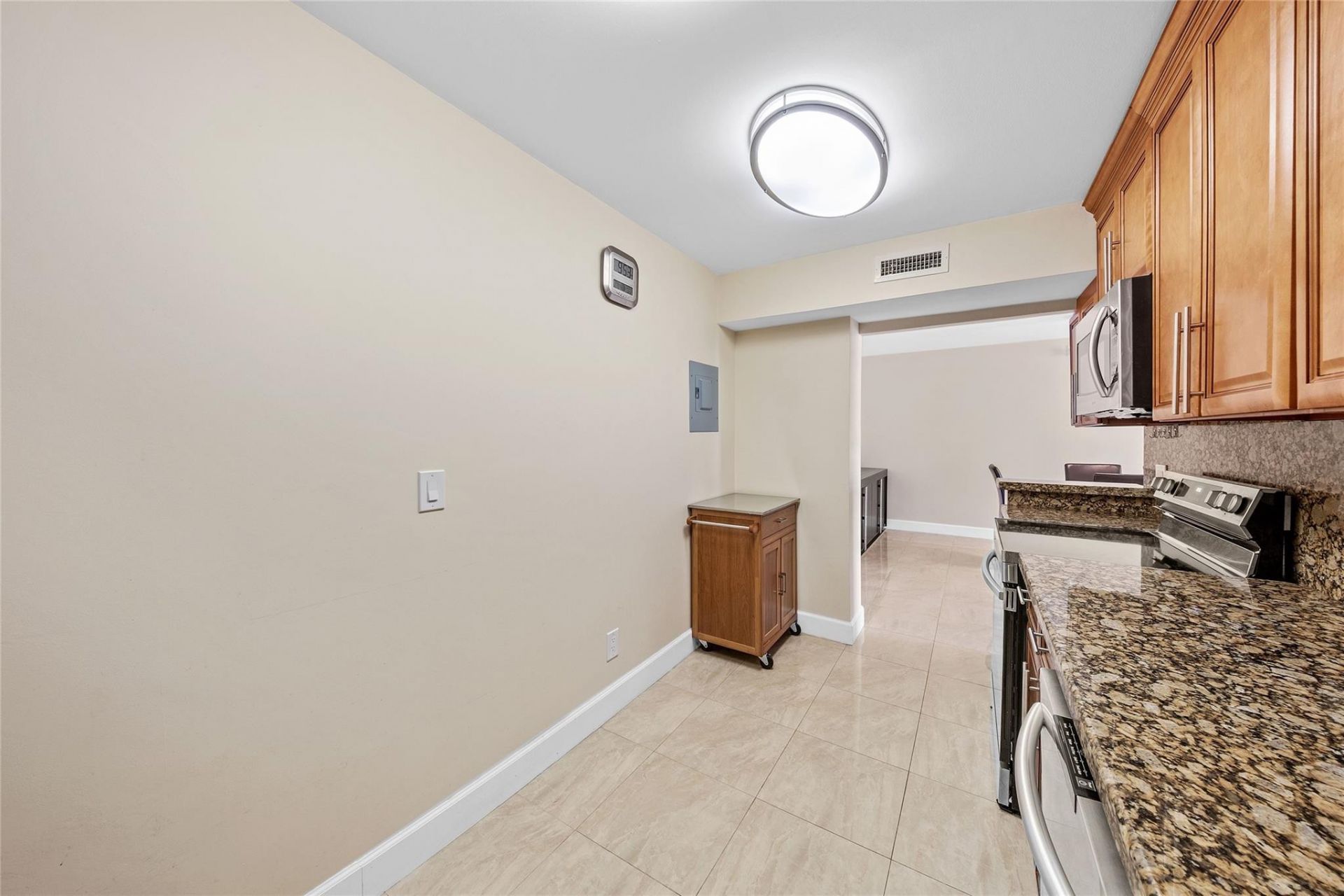 1849 S Ocean Drive, Unit 711, Hallandale Beach, FL 33009 Photo