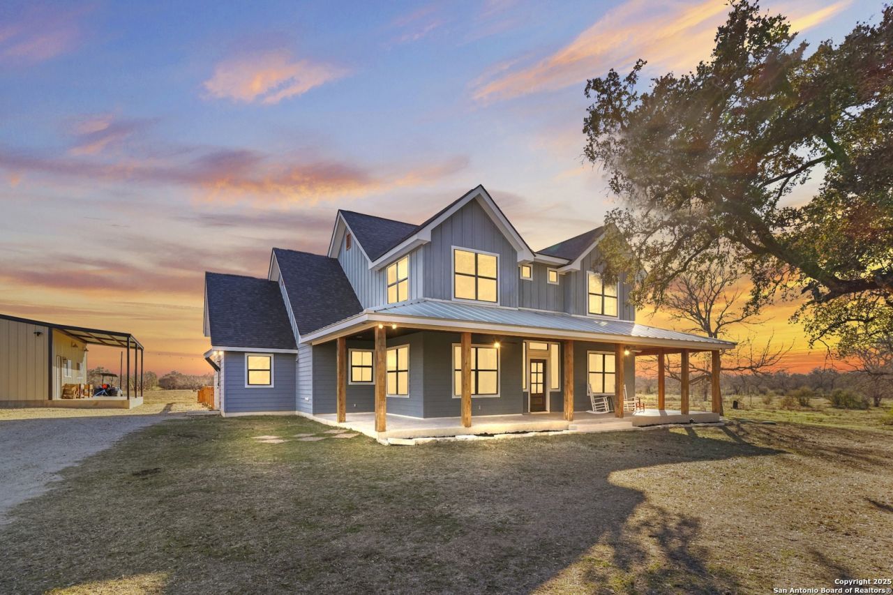 1711 Hartfield Rd, La Vernia, TX 78121 Main Photo