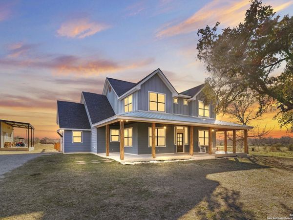 1711 Hartfield Rd, La Vernia, TX 78121