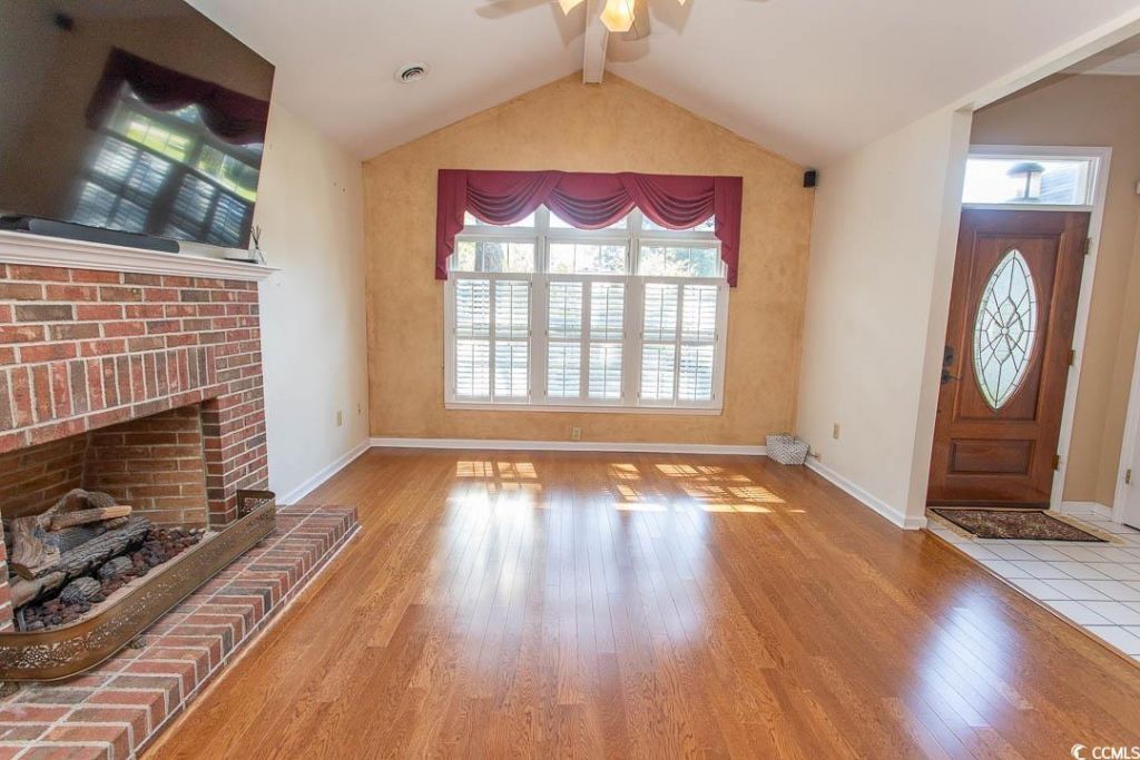 3068 Sweetpine Ln. Photo 9