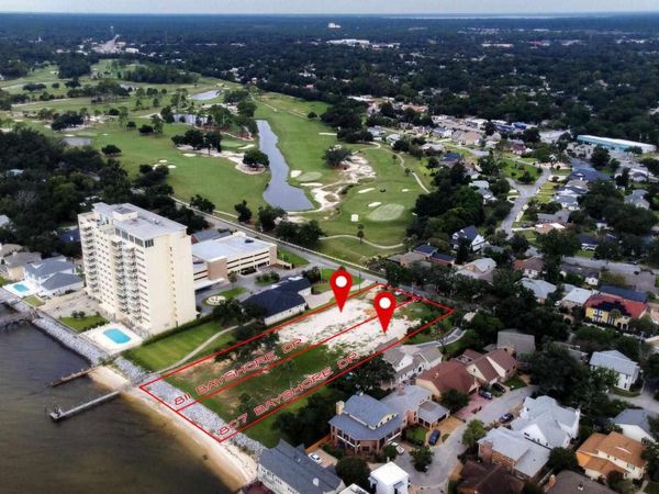 807 Bayshore Dr, Pensacola, FL 32507