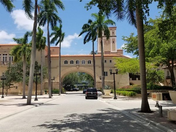 888 S Douglas Rd, Unit 1213, Coral Gables, FL 33134