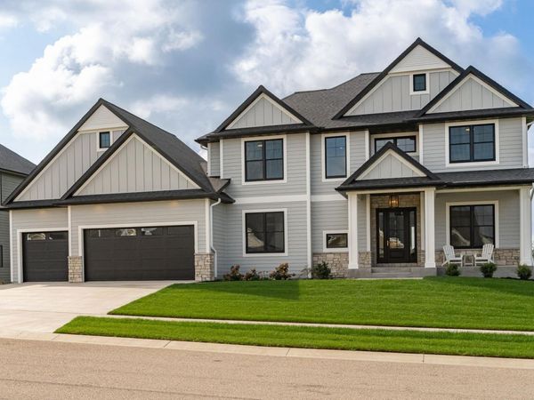 2764 Scenic Point Drive SW, Rochester, MN 55902