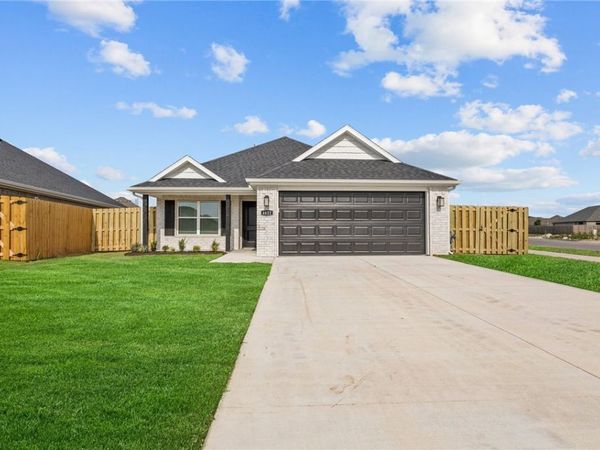 1100 Maclaren Avenue, Lowell, AR 72745