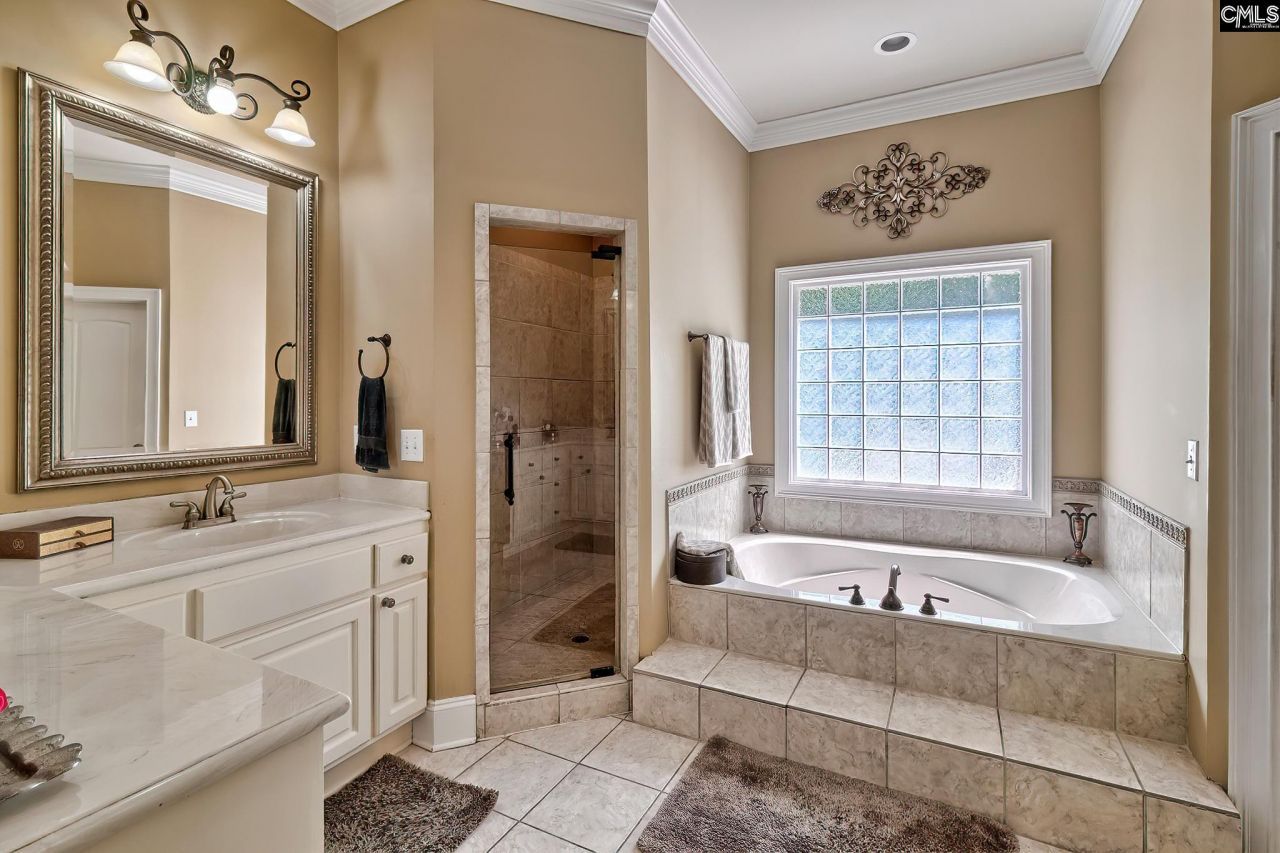 246 Gallantry Drive Photo 18