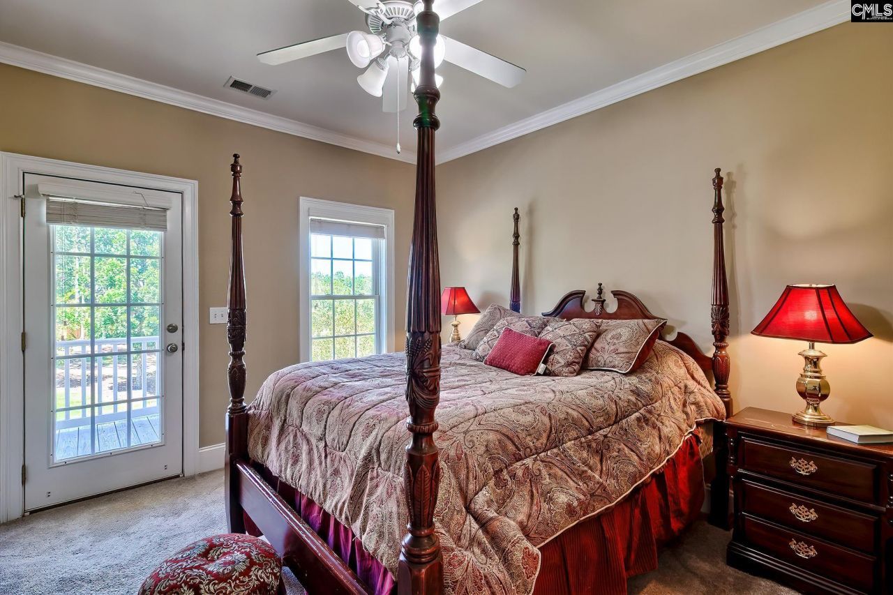 246 Gallantry Drive Photo 23