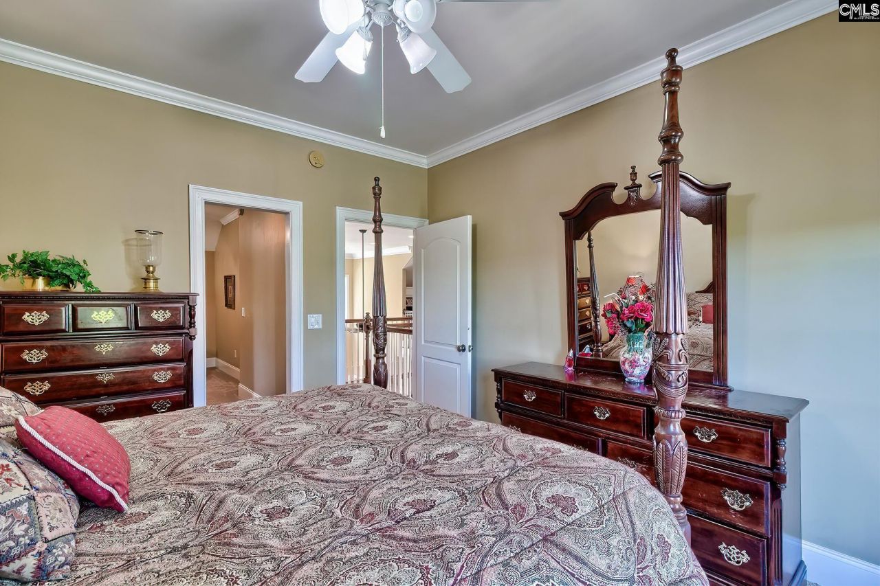 246 Gallantry Drive Photo 24