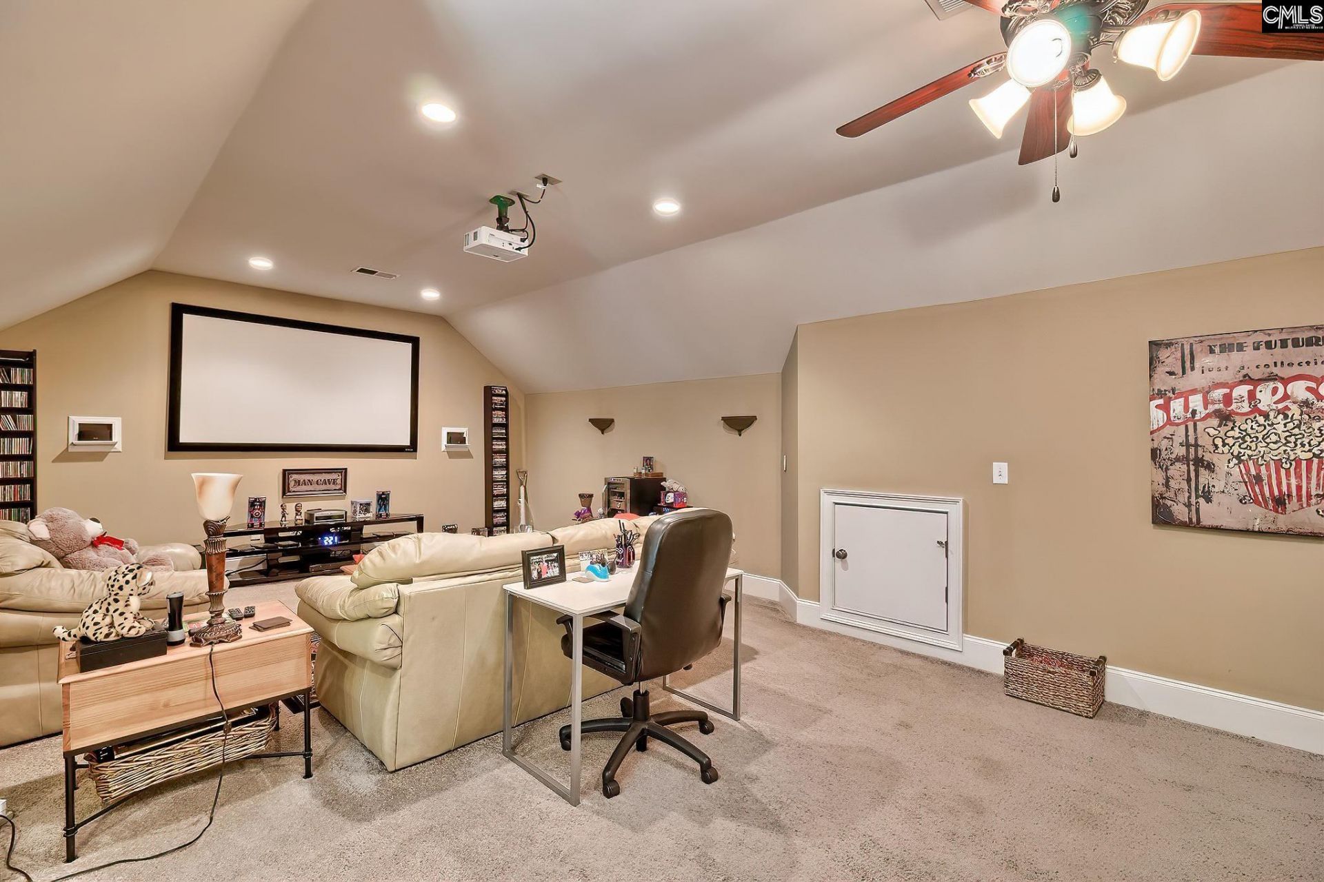 246 Gallantry Drive Photo 35