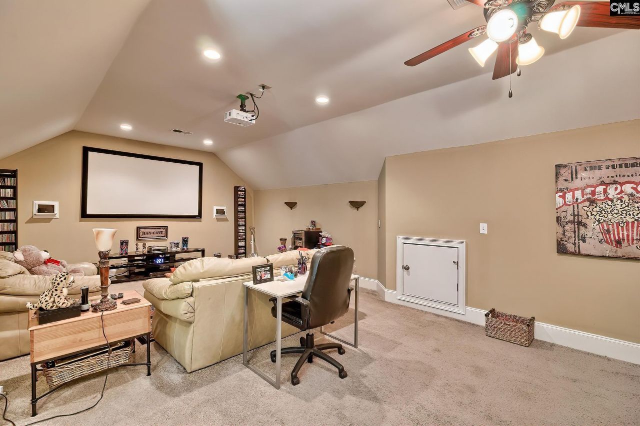 246 Gallantry Drive Photo 36