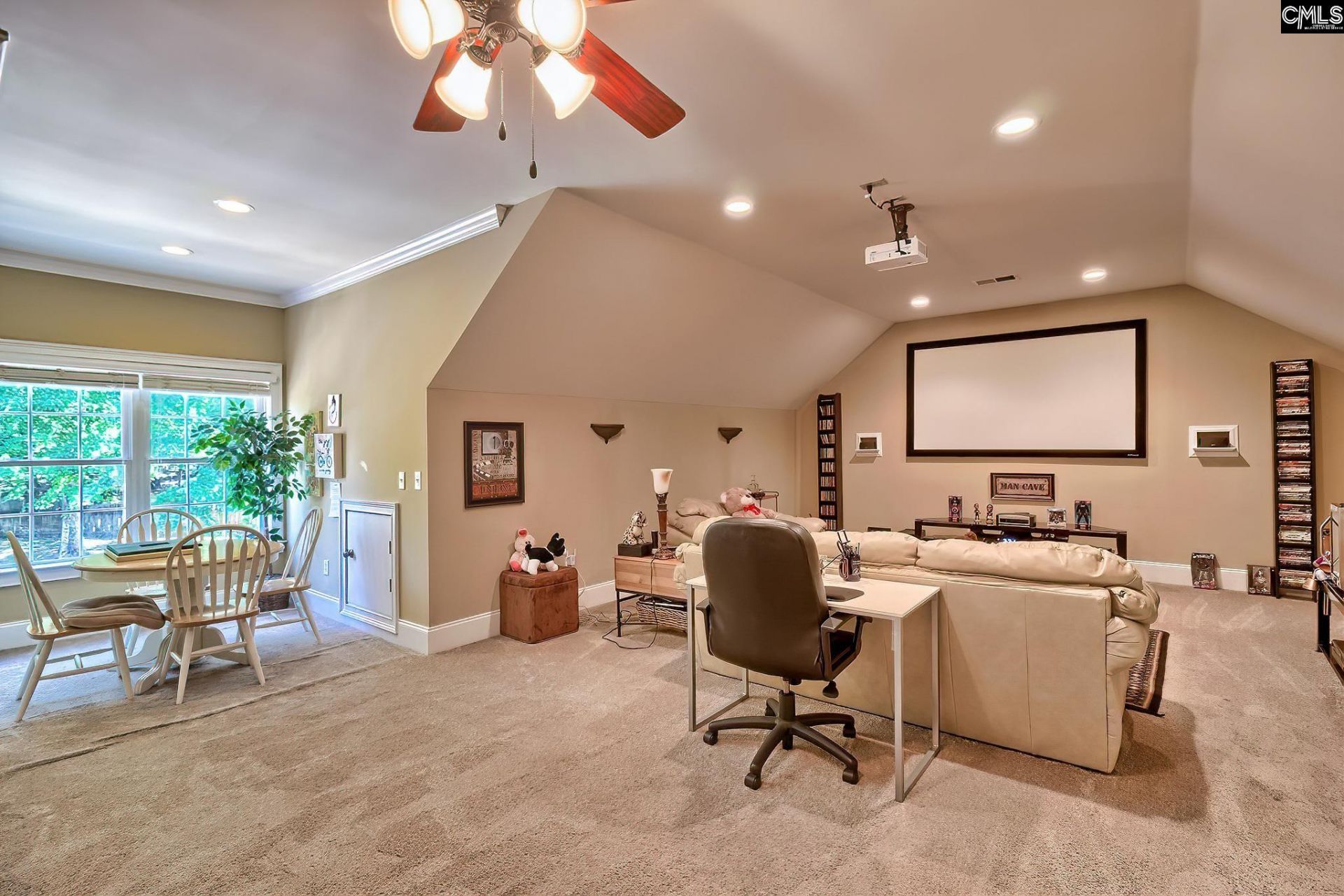 246 Gallantry Drive Photo 36