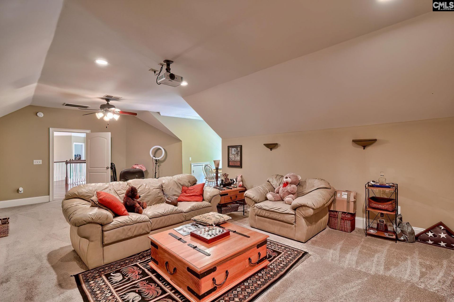 246 Gallantry Drive Photo 37