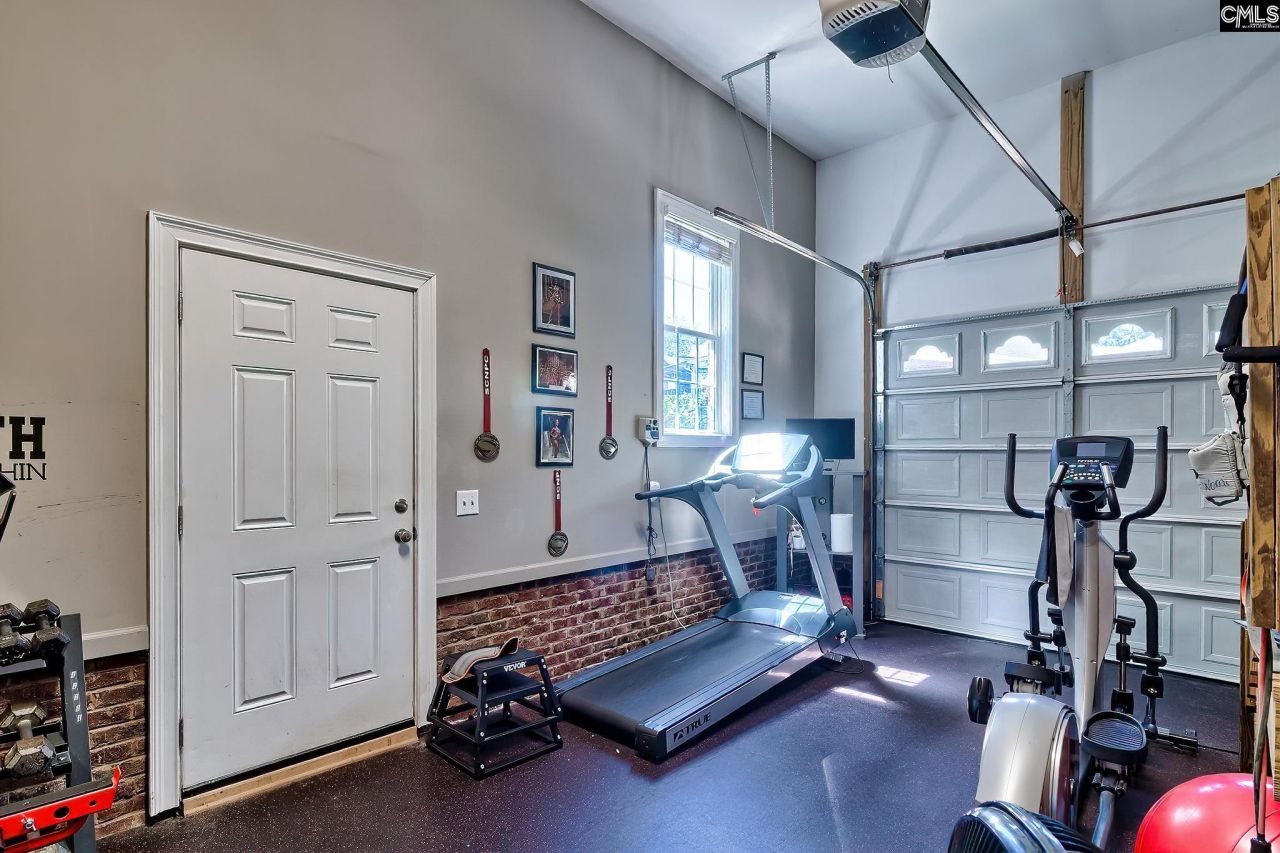 246 Gallantry Drive Photo 41