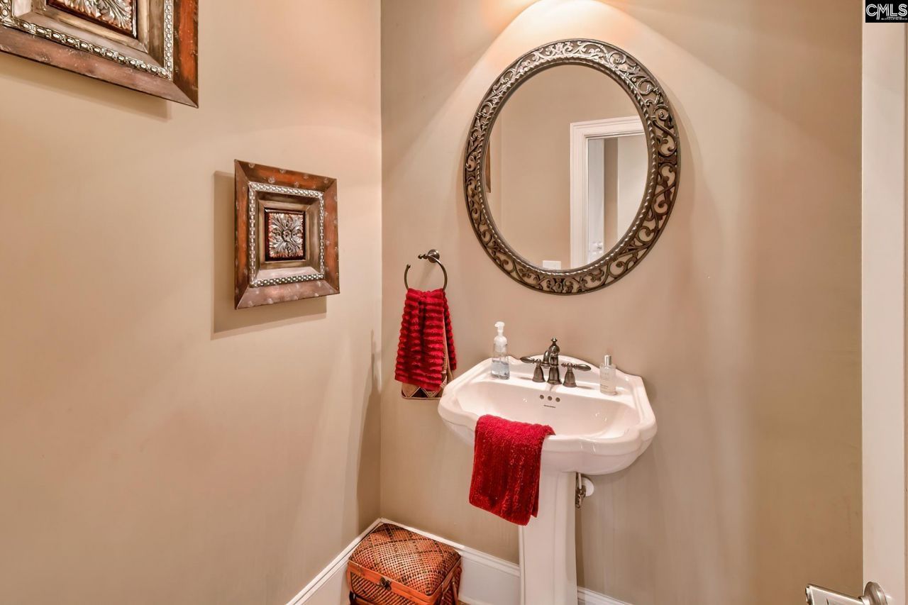 246 Gallantry Drive Photo 43