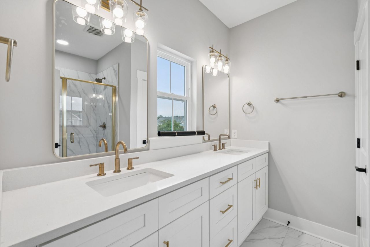 123 Kirkland Street Photo 10