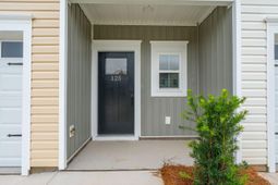 123 Kirkland Street photo 4