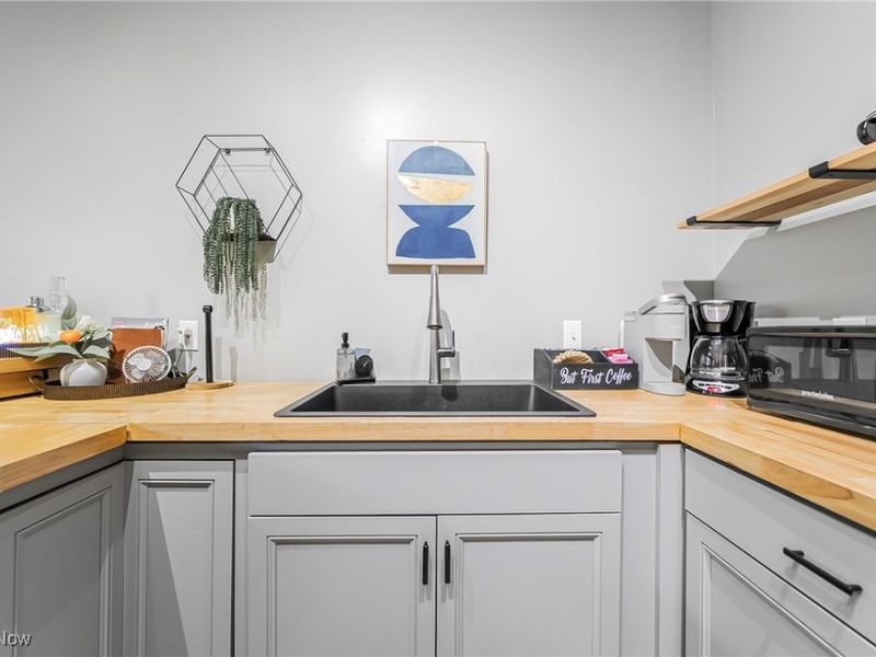 1133 W 9th Street, Unit 305, Cleveland, OH 44113 Photo 8