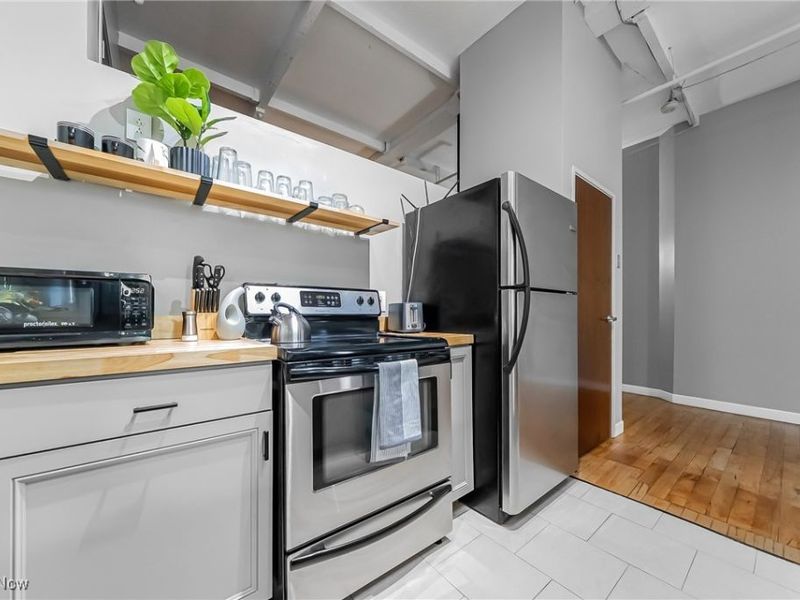 1133 W 9th Street, Unit 305, Cleveland, OH 44113 Photo 9