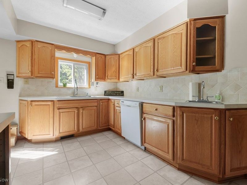 1702 Far View Road, Akron, OH 44312 Photo 12