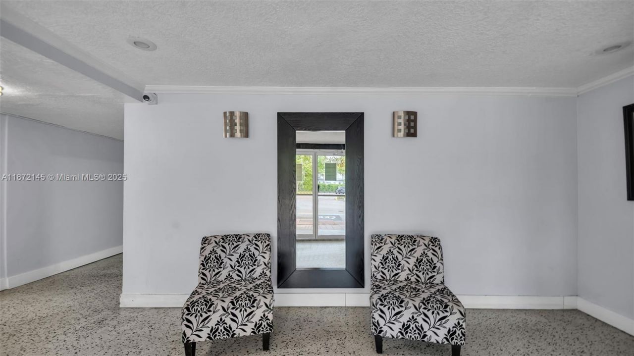 8001 Crespi Blvd, Unit 4B, Miami Beach, FL 33141 Photo