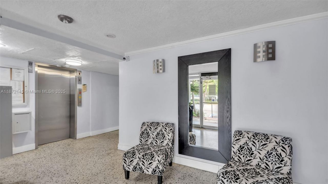 8001 Crespi Blvd, Unit 4B, Miami Beach, FL 33141 Photo