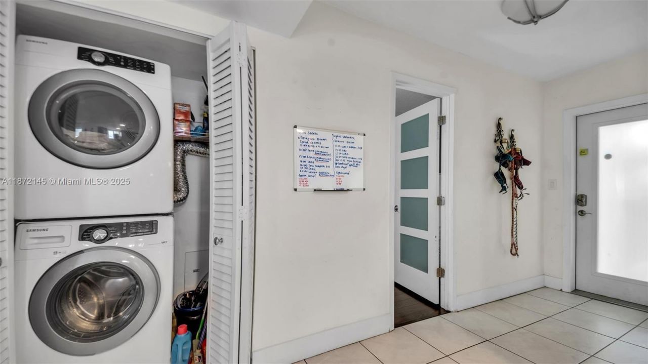 8001 Crespi Blvd, Unit 4B, Miami Beach, FL 33141 Photo