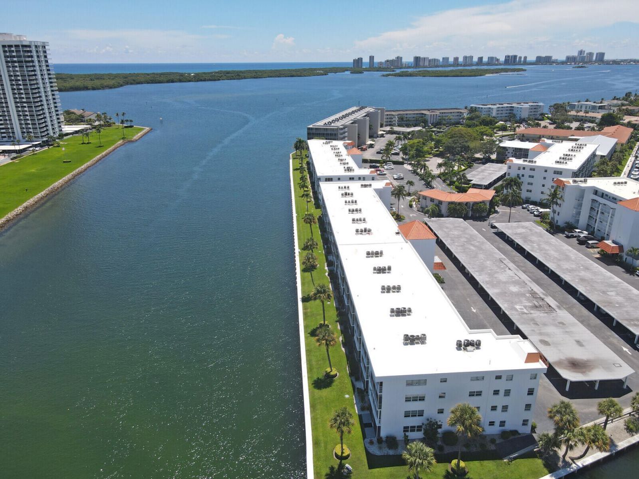 20 Yacht Club Drive, Unit 403, North Palm Beach, FL 33408 Photo