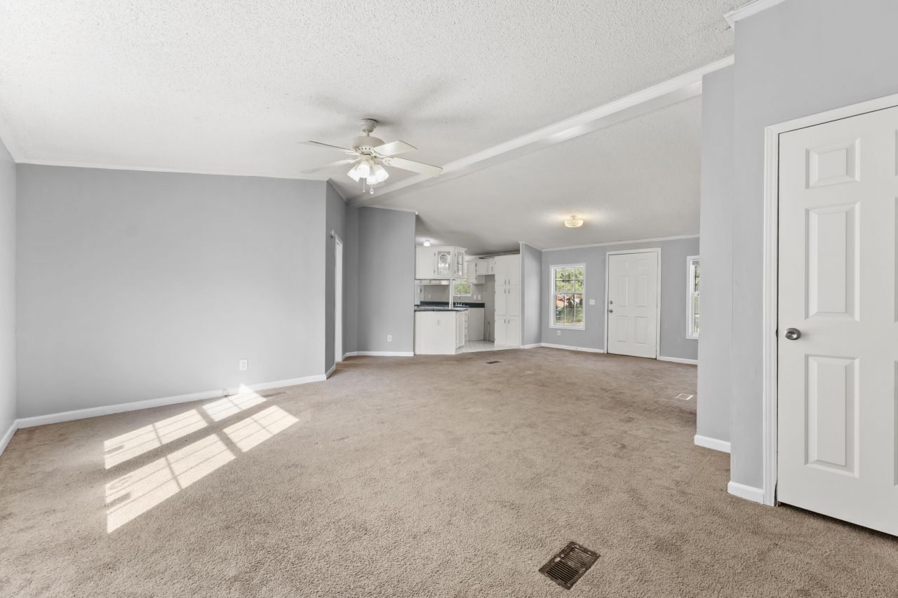 335 Hudson Road Photo 15