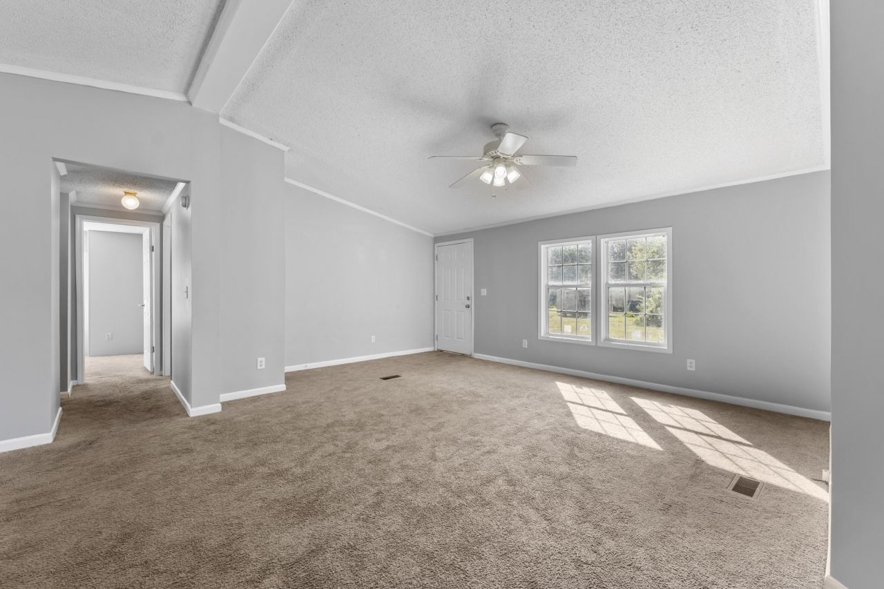 335 Hudson Road Photo 17