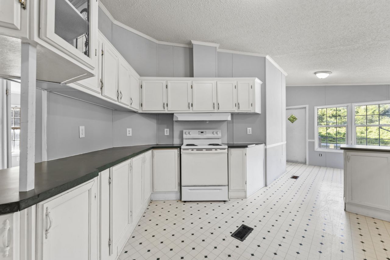 335 Hudson Road Photo 22