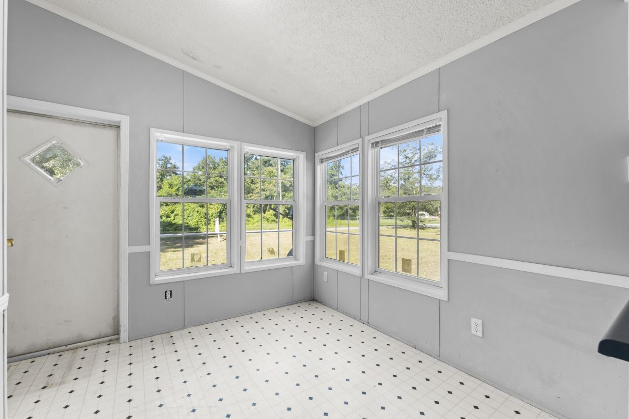 335 Hudson Road Photo 24