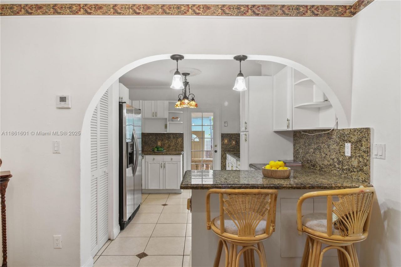 6101 SW 13th Ter, West Miami, FL 33144 Photo