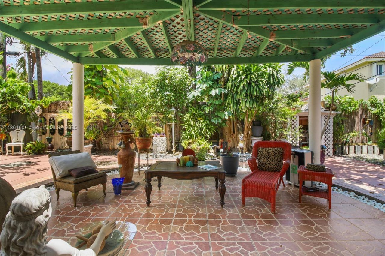 6101 SW 13th Ter, West Miami, FL 33144 Photo