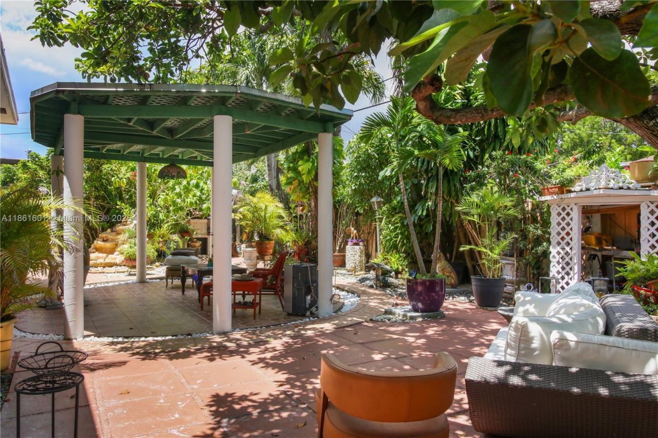 6101 SW 13th Ter, West Miami, FL 33144 Photo