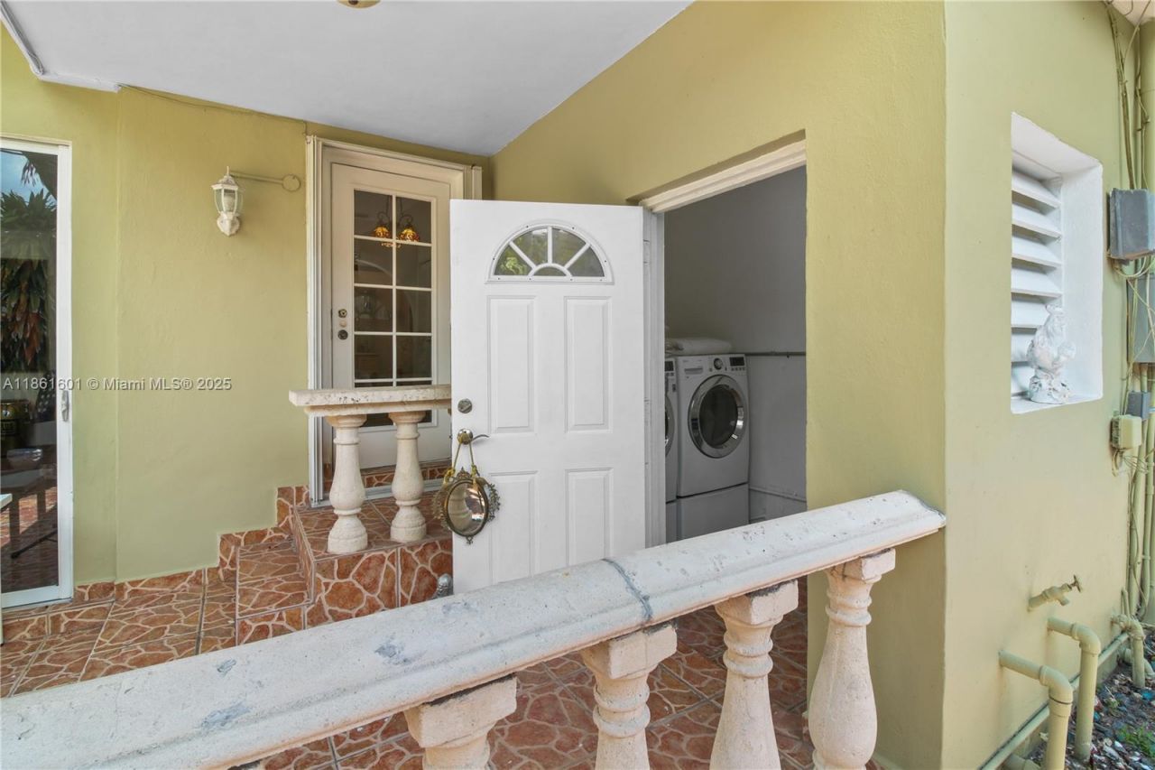 6101 SW 13th Ter, West Miami, FL 33144 Photo