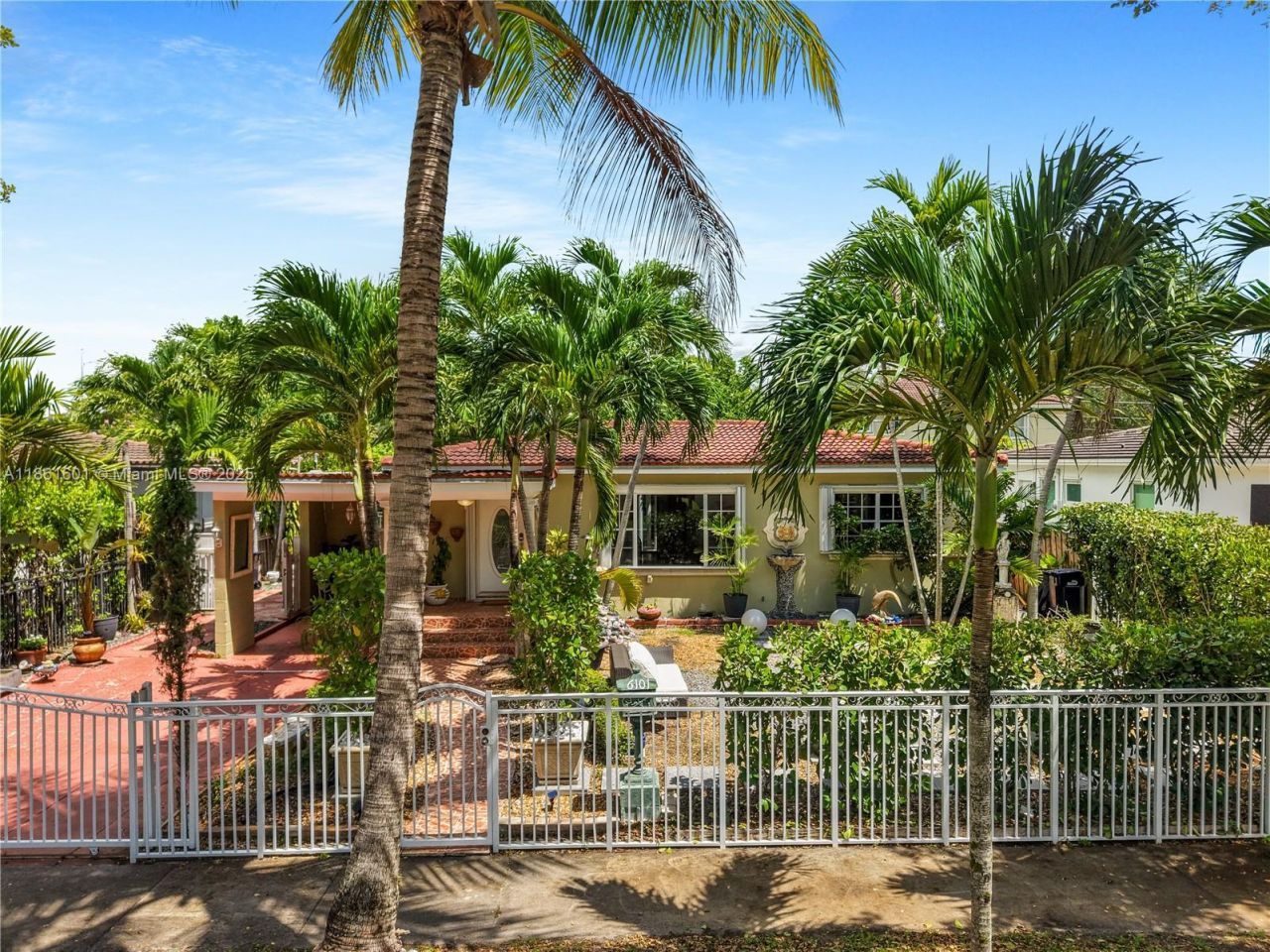 6101 SW 13th Ter, West Miami, FL 33144 Photo