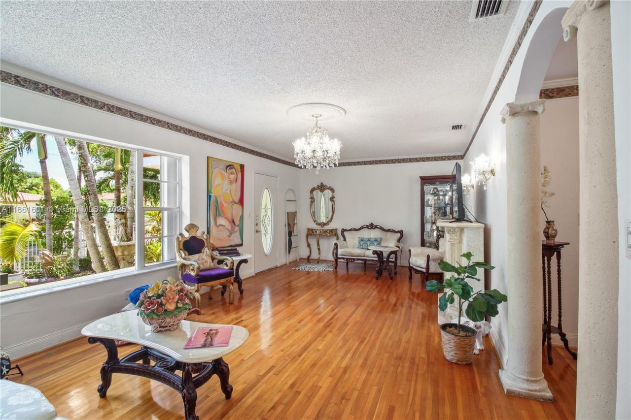 6101 SW 13th Ter, West Miami, FL 33144 Photo