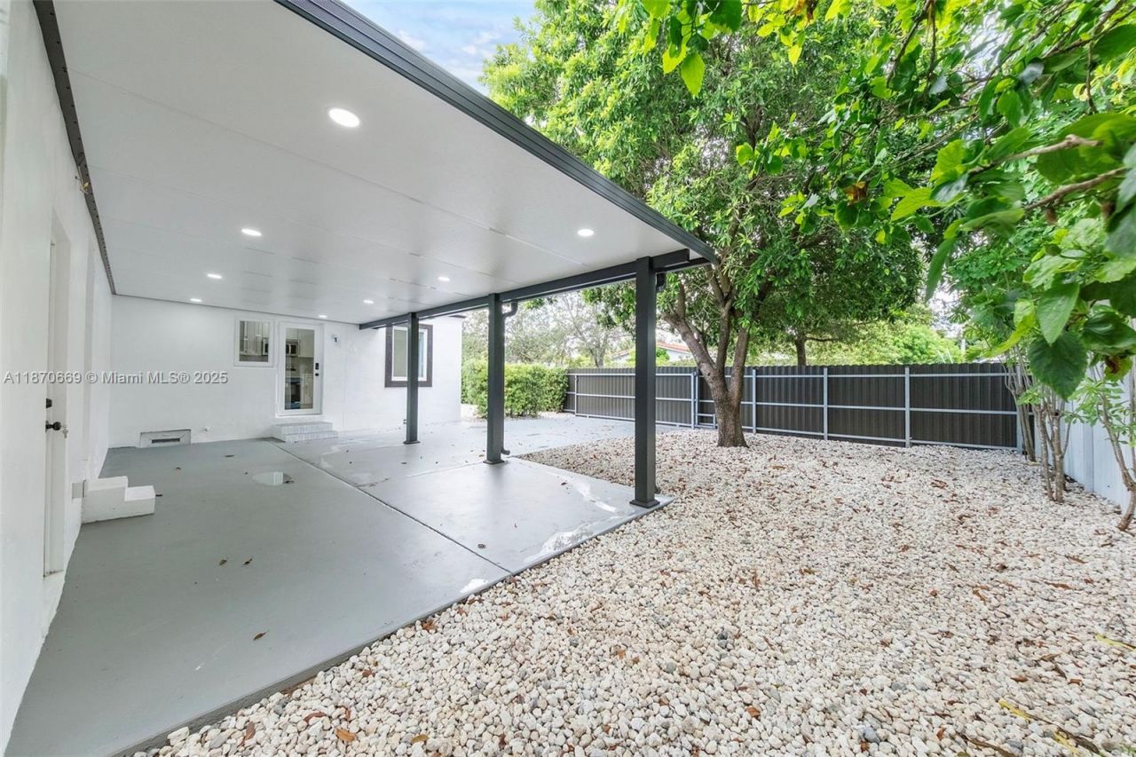 5291 SW 5th St, Miami, FL 33134 Photo