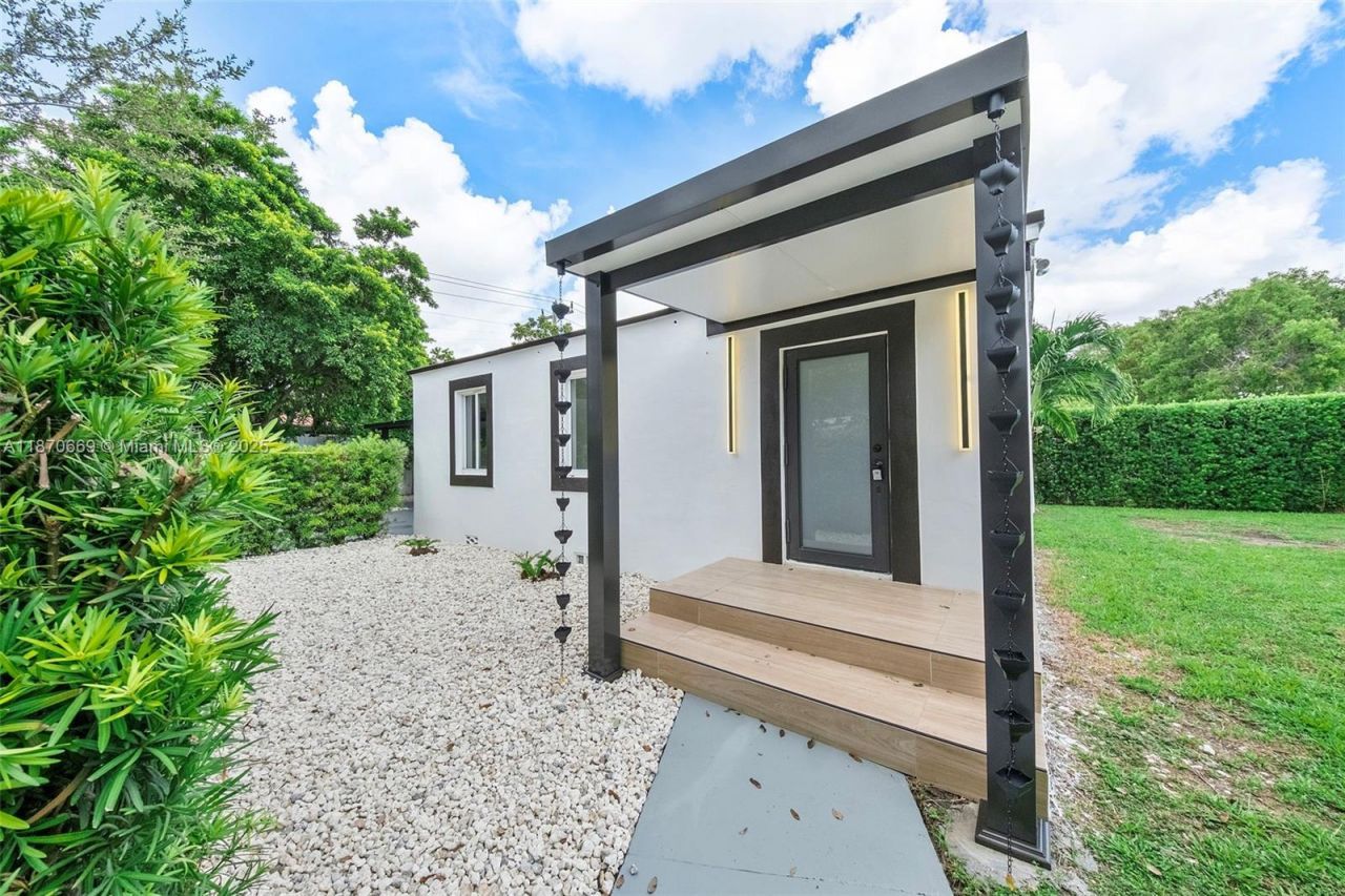 5291 SW 5th St, Miami, FL 33134 Photo