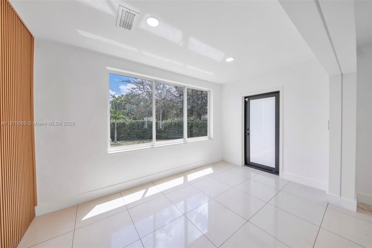 5291 SW 5th St, Miami, FL 33134 Photo