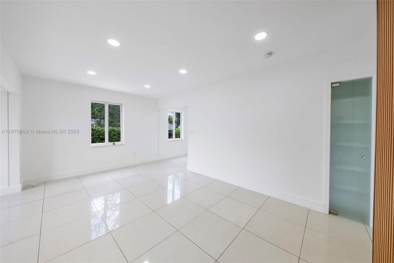 5291 SW 5th St, Miami, FL 33134 Photo