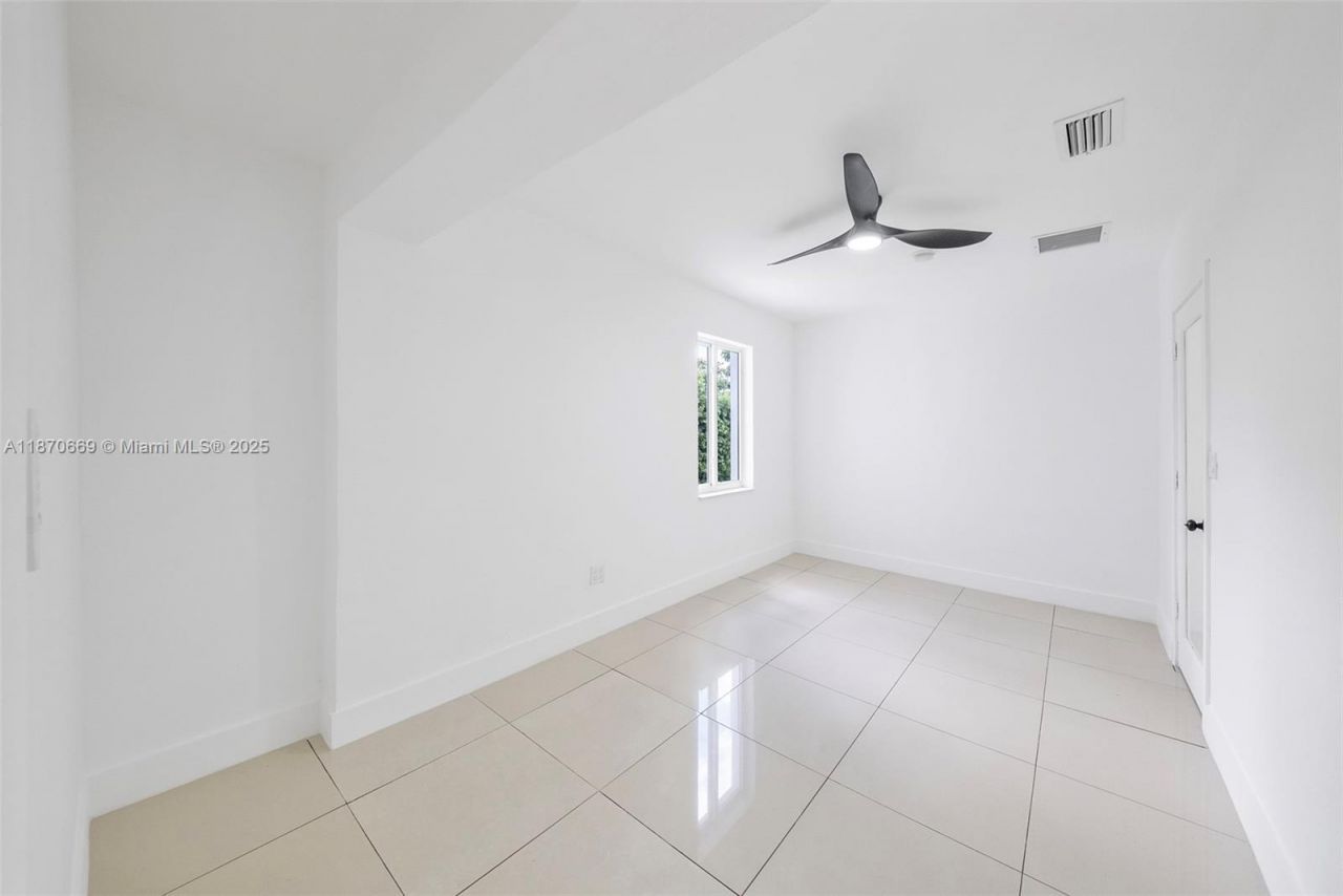 5291 SW 5th St, Miami, FL 33134 Photo