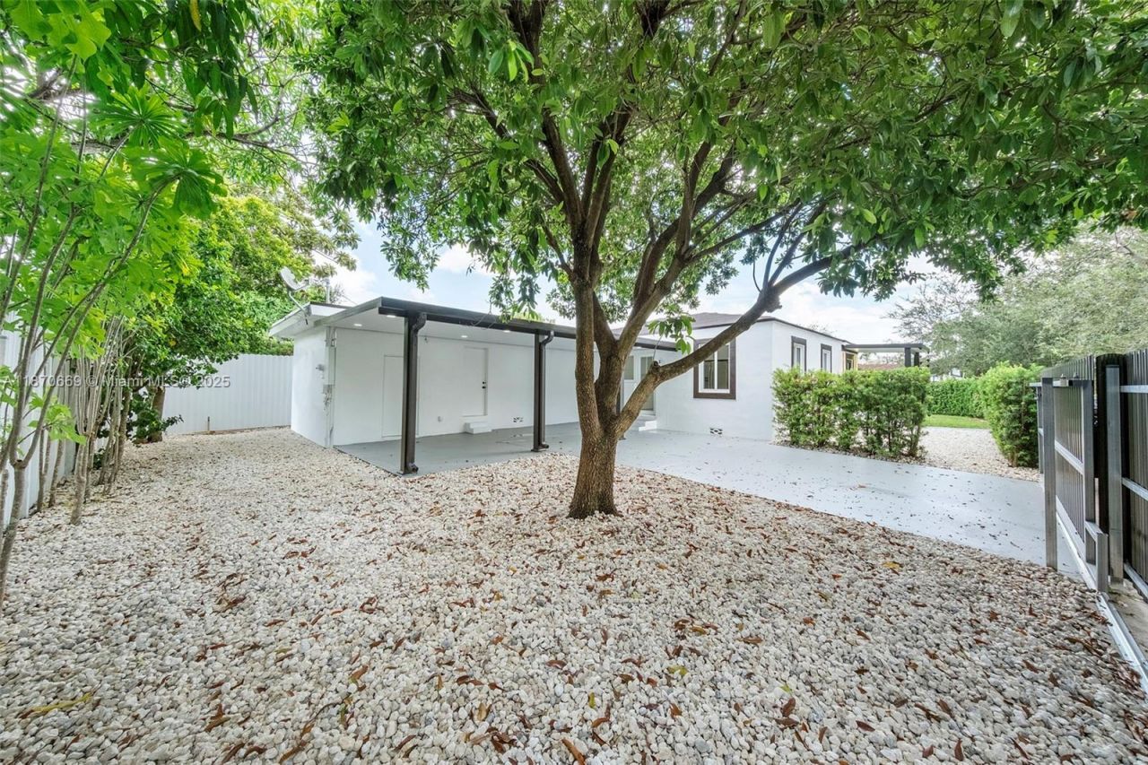 5291 SW 5th St, Miami, FL 33134 Photo