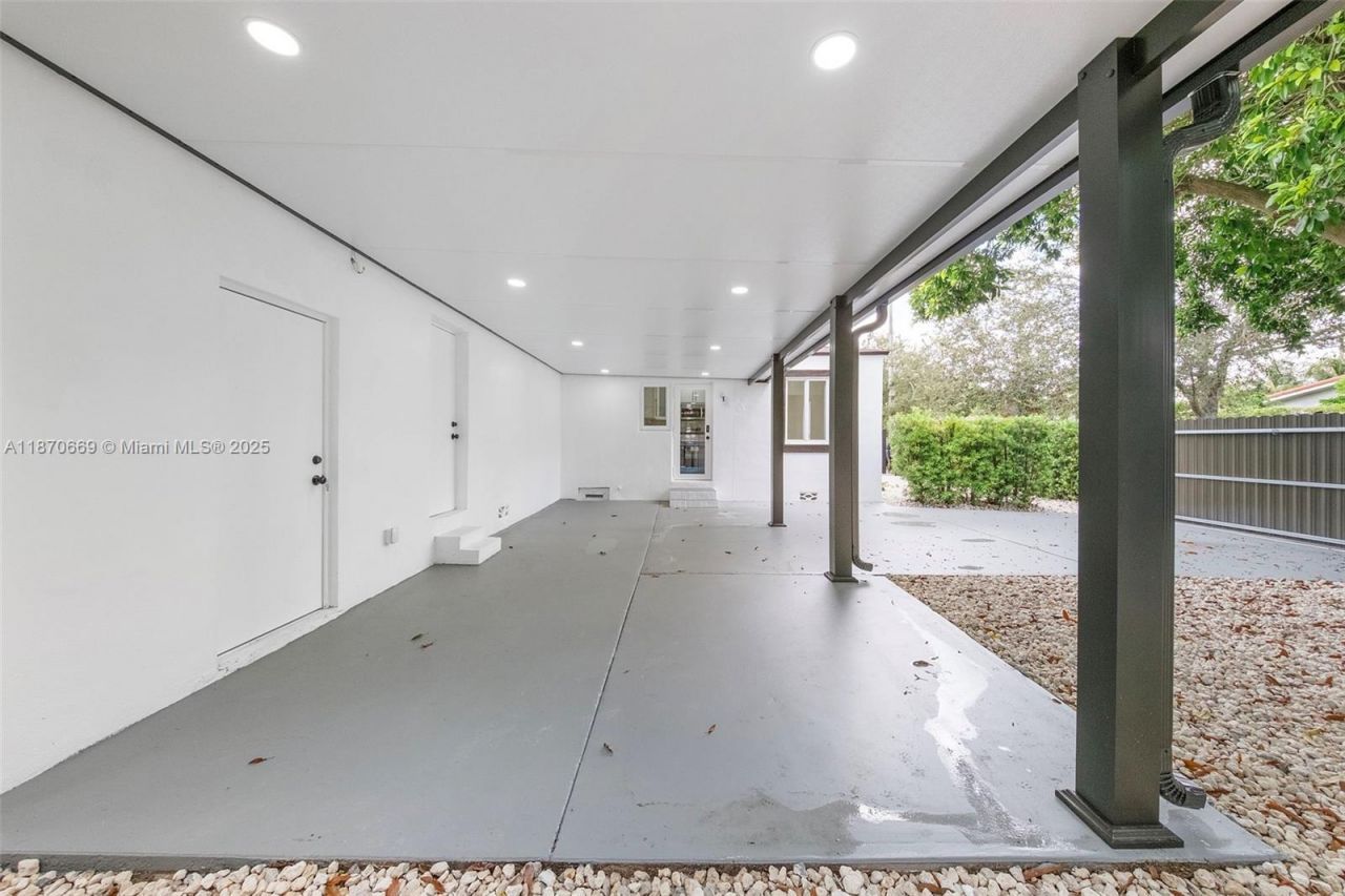 5291 SW 5th St, Miami, FL 33134 Photo