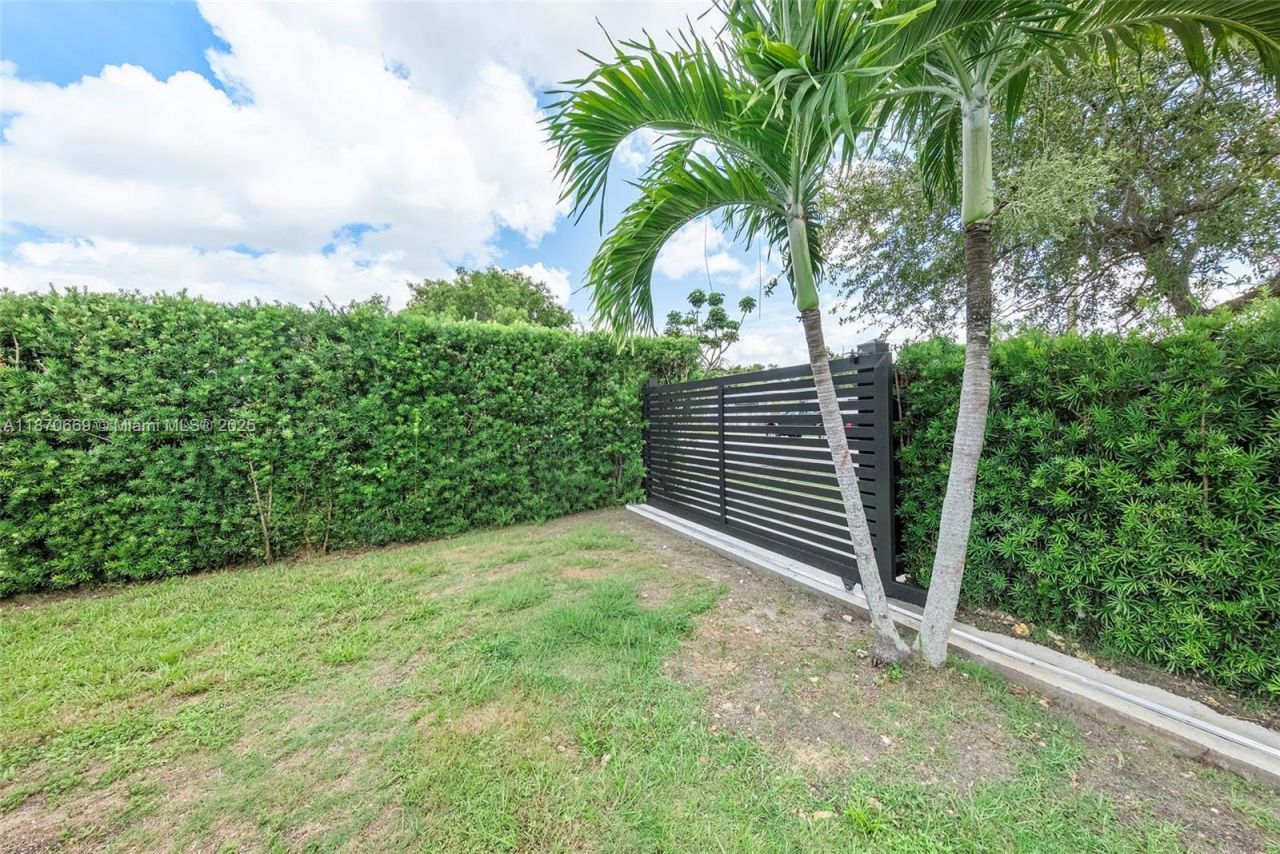 5291 SW 5th St, Miami, FL 33134 Photo