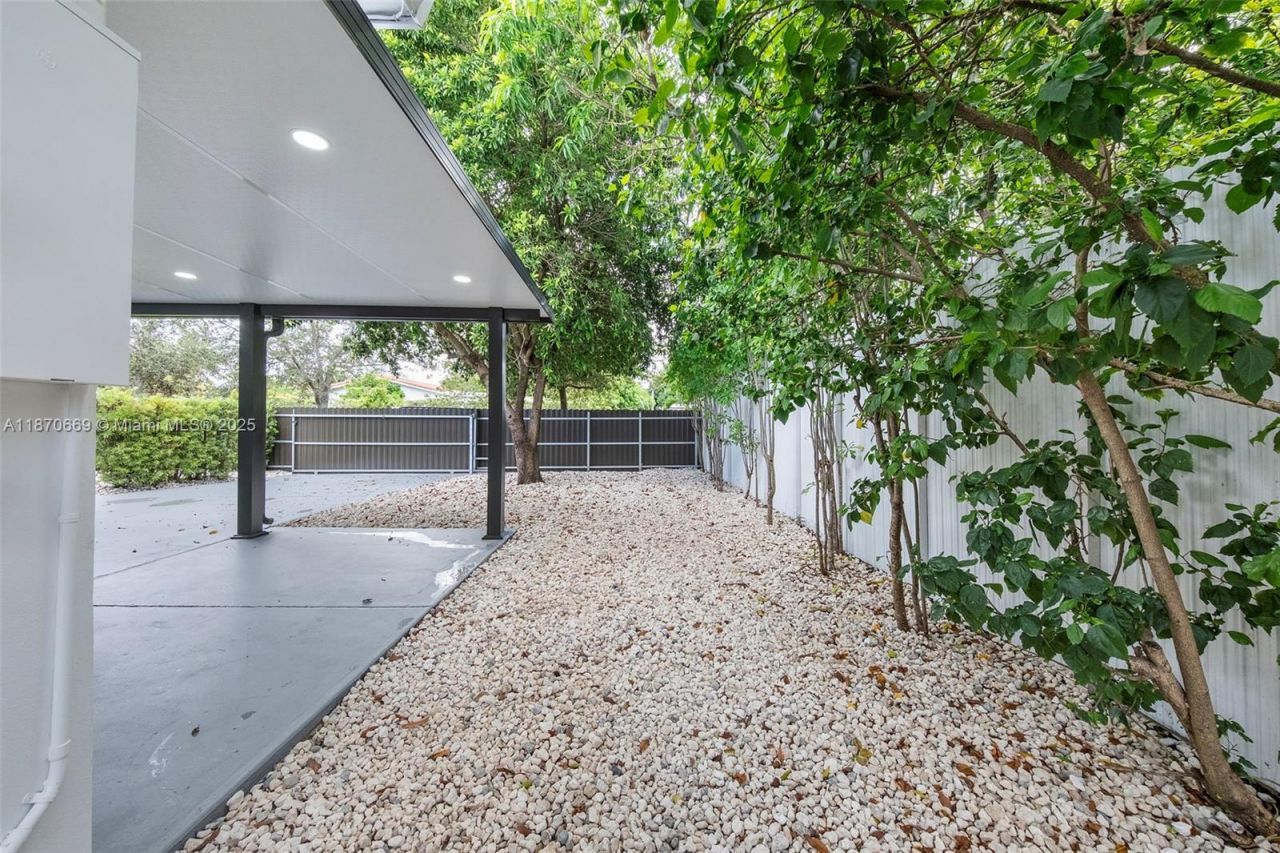 5291 SW 5th St, Miami, FL 33134 Photo